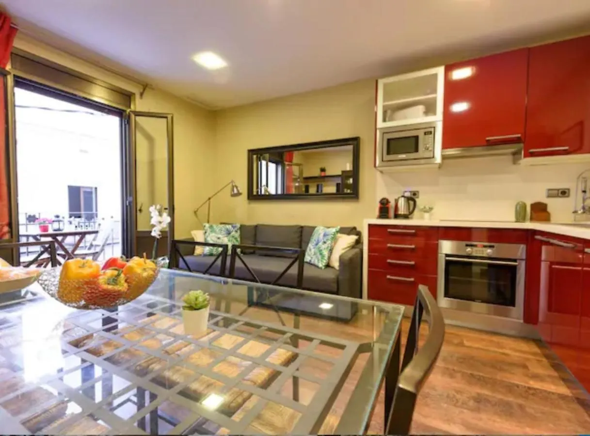 Ramblasrentals Cozy Renovated 2Br With Balcony Lift 20M Rambla - Parking - Wifi Barcelona Spain