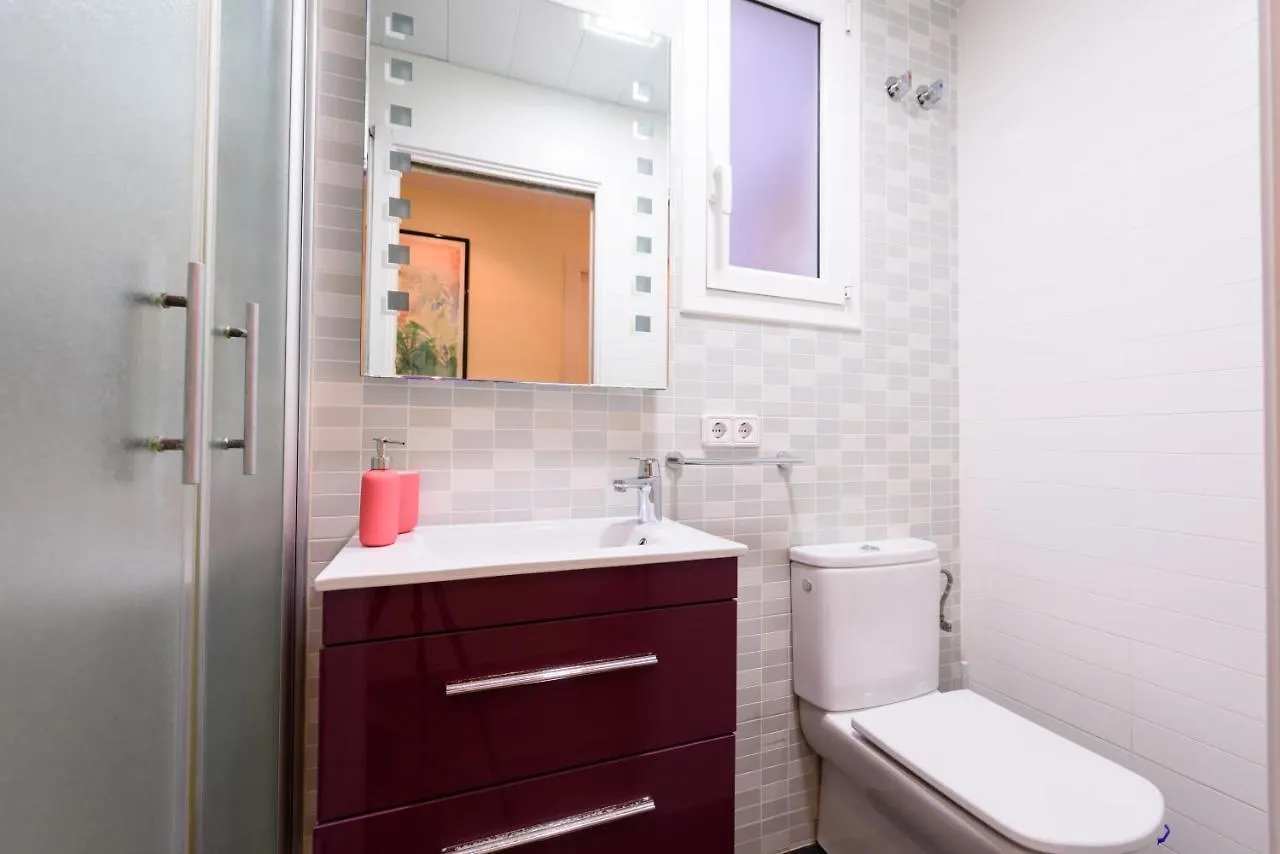 Ramblasrentals Cozy Renovated 2Br With Balcony Lift 20M Rambla - Parking - Wifi Barcelona Apartment