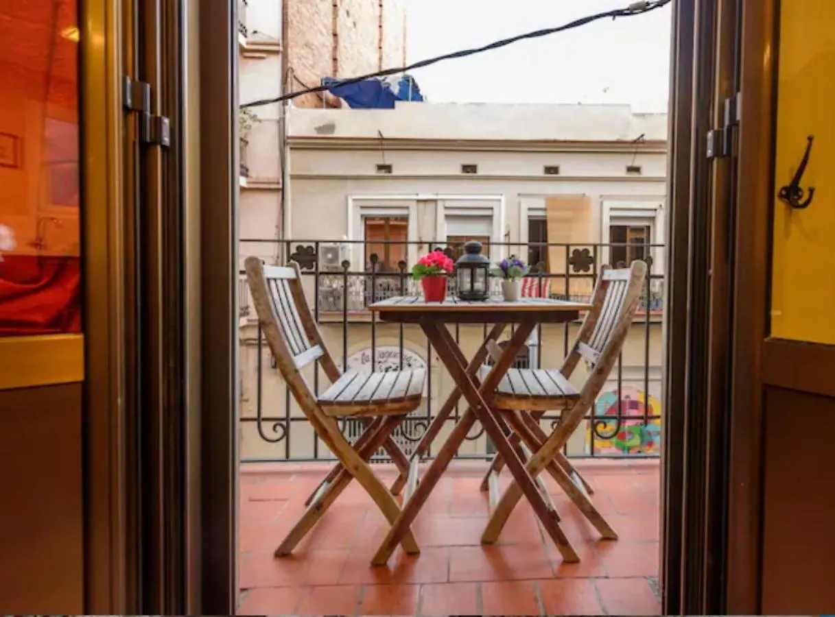 Ramblasrentals Cozy Renovated 2Br With Balcony Lift 20M Rambla - Parking - Wifi برشلونة 0*,  إسبانيا