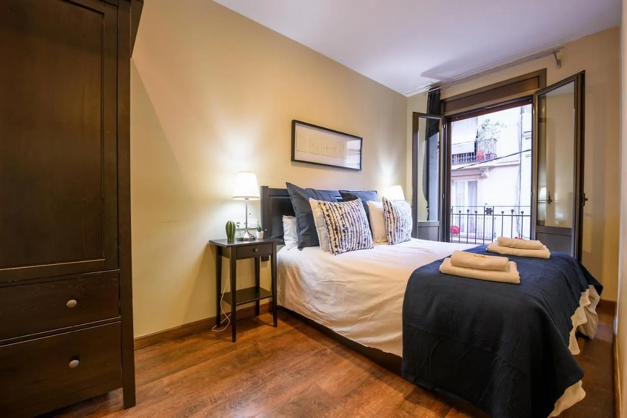 Ramblasrentals Cozy Renovated 2Br With Balcony Lift 20M Rambla - Parking - Wifi برشلونة إسبانيا